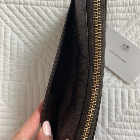 Zipper Coach Wallet - Picture 5 of 11